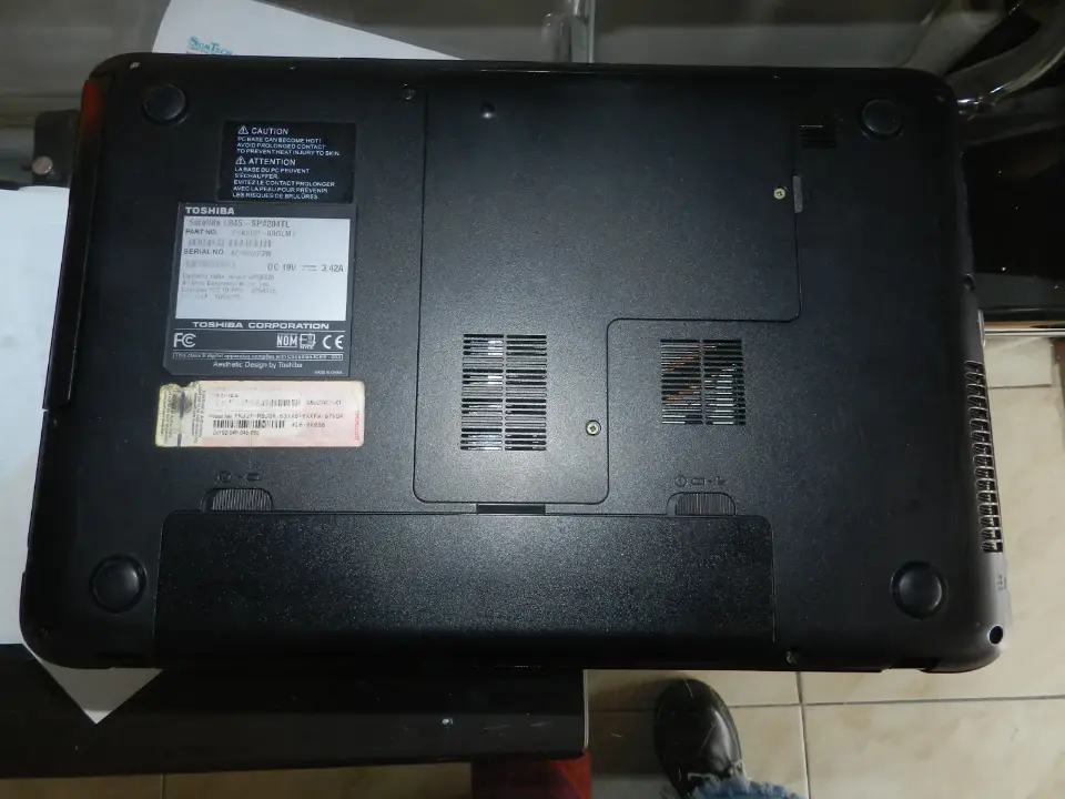 Computador portatil TOSHIBA Satellite L845-SPTL
