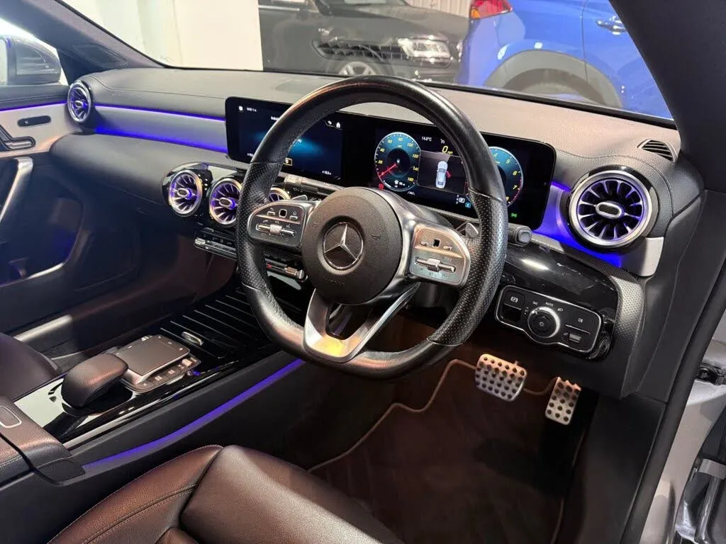Selling the latest Mercedes-Benz CLA250 4Matic