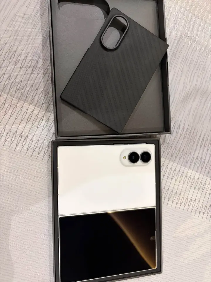Samsung Galaxy Z Fold 6 Cost €600