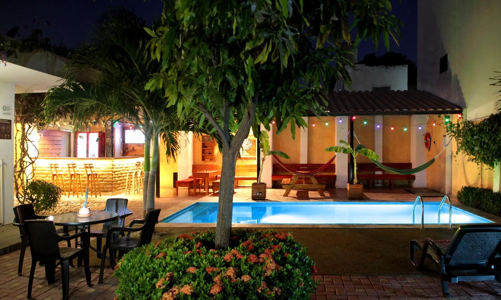 🌴 Profitable Investment: Established Hostel for Sale in Downtown Santa Marta, Colombia