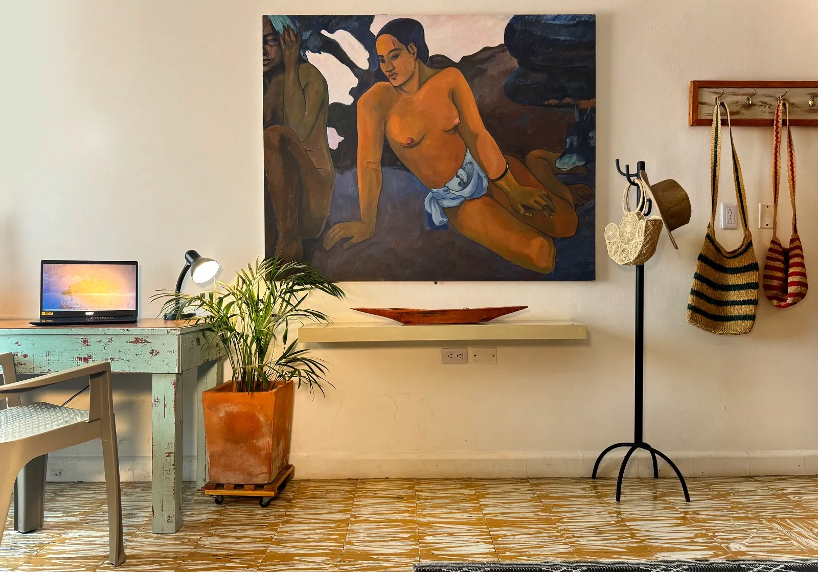 🌴 Profitable Investment: Established Hostel for Sale in Downtown Santa Marta, Colombia