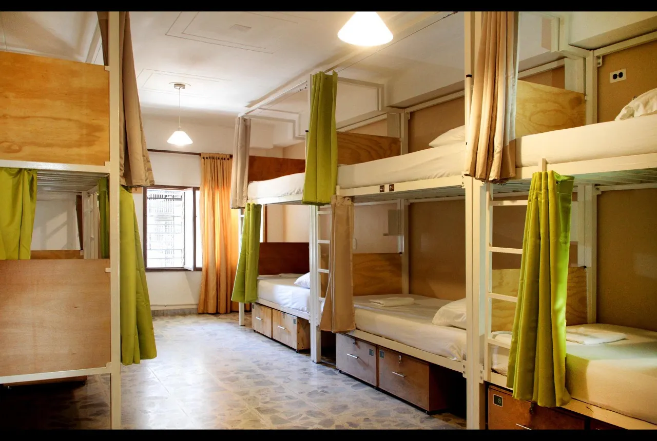 🌴 Profitable Investment: Established Hostel for Sale in Downtown Santa Marta, Colombia