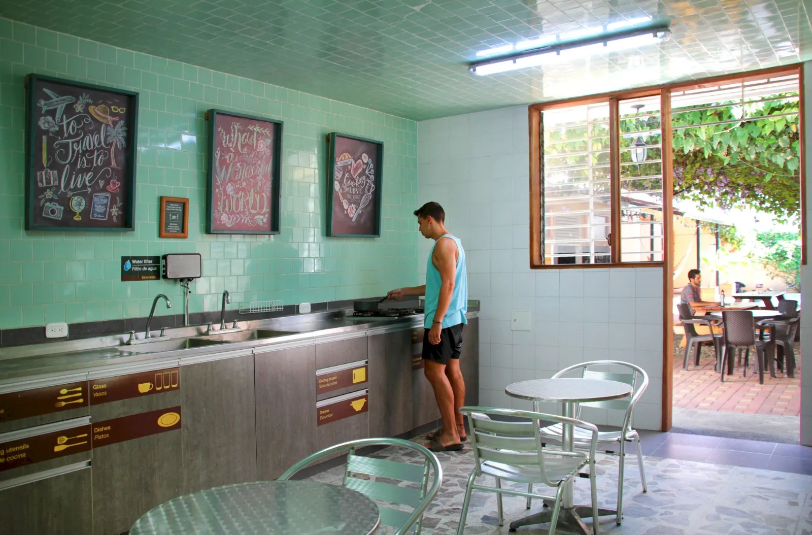 🌴 Profitable Investment: Established Hostel for Sale in Downtown Santa Marta, Colombia