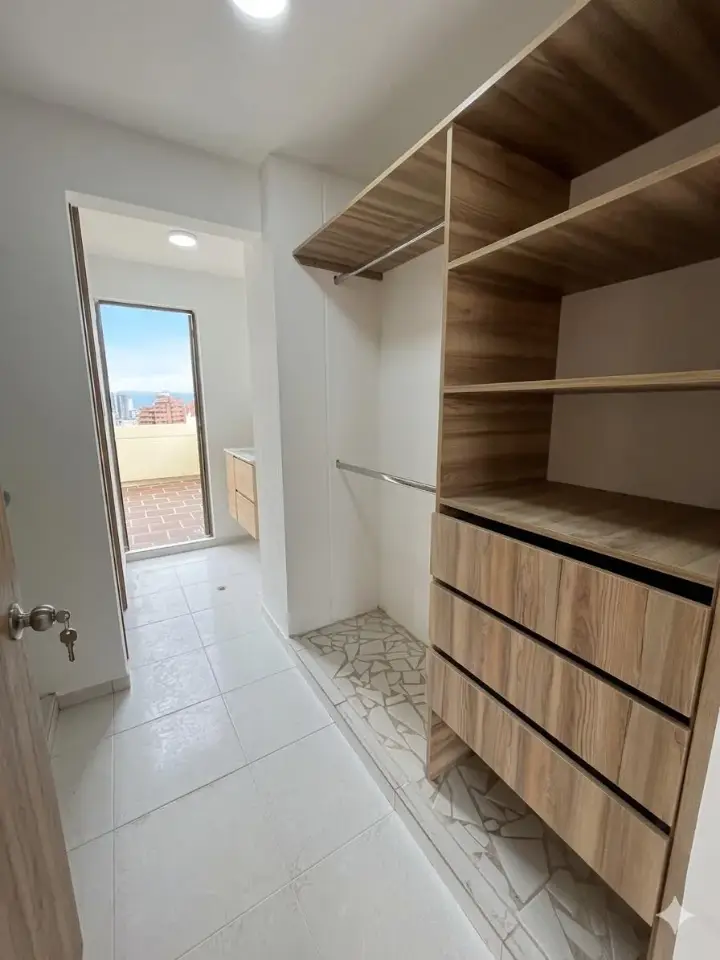 💰 High-Return Investment Opportunity in Colombia Penthouse with Private Terrace – Bucaramanga