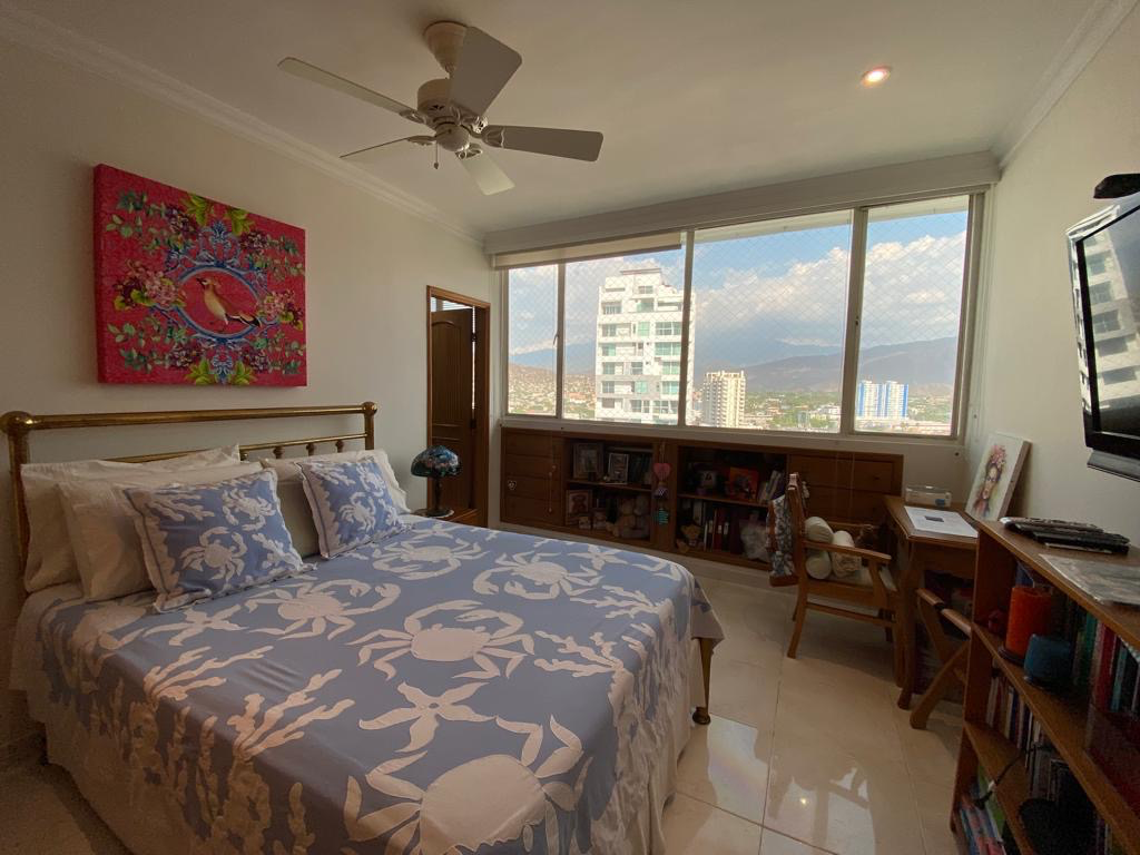 Apartment for sale with sea view in Rodadero sur 